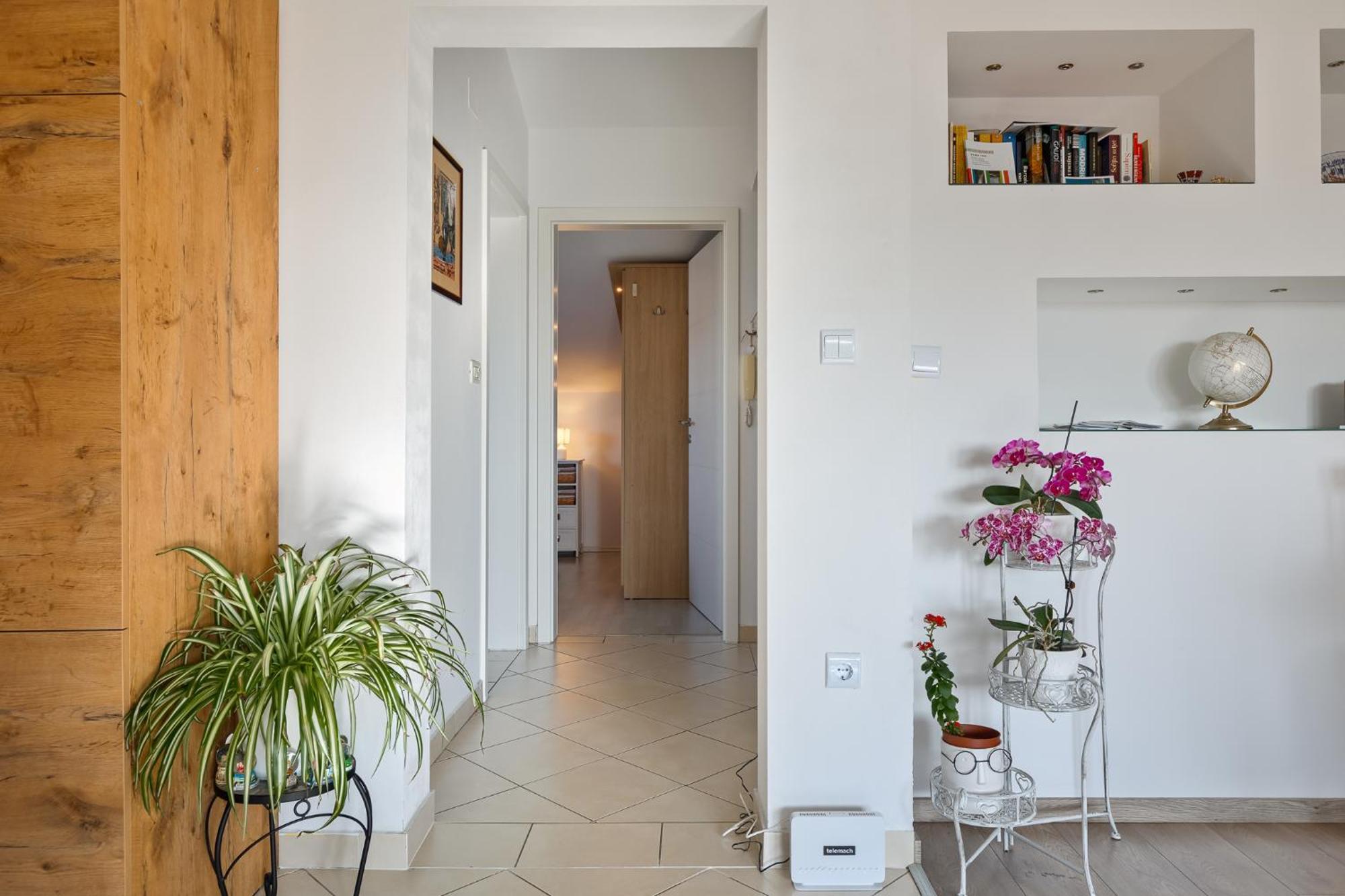 Sunny Apartment *